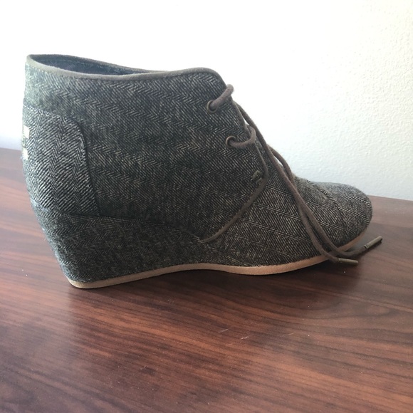 Olive Green Toms Booties - Picture 5 of 6